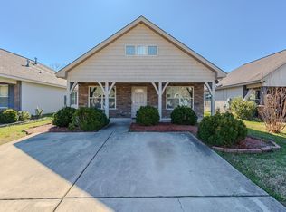 304 Creek Run Cir, Calera, AL 35040