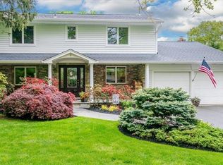 6 Frazer Ct, Greenlawn, NY 11740