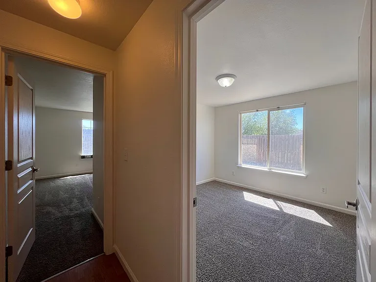 2628 Elizabeth Pkwy — Photo 20