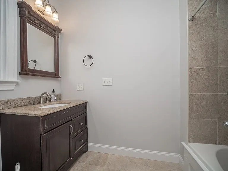 8 Richardson St #2 — Photo 21
