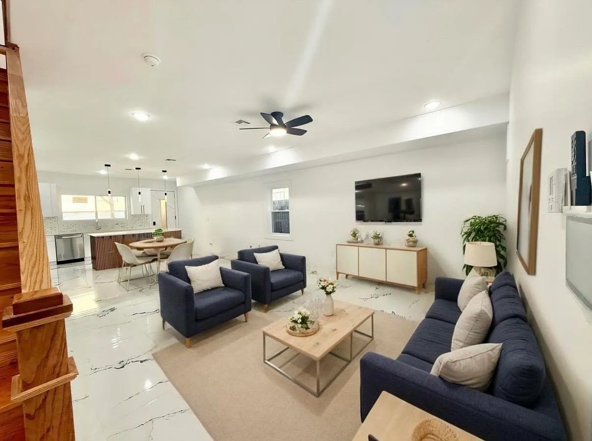 3 bed, 2.5 bath, $3,500 — Photo 3