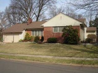 17 Perry Rd, Edison, NJ 08817