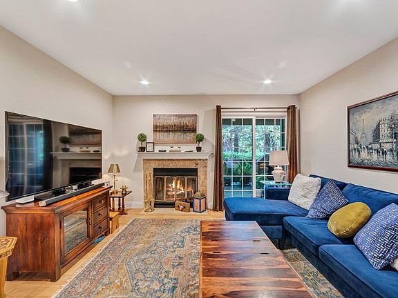 2nd image of 490 Canyon Oaks Dr APT C
