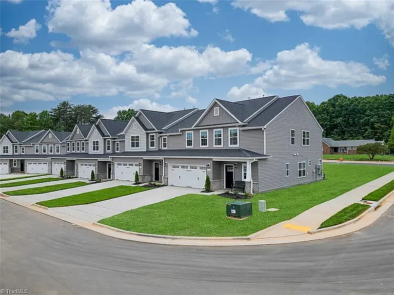 4728 Winding Trl — Photo 1