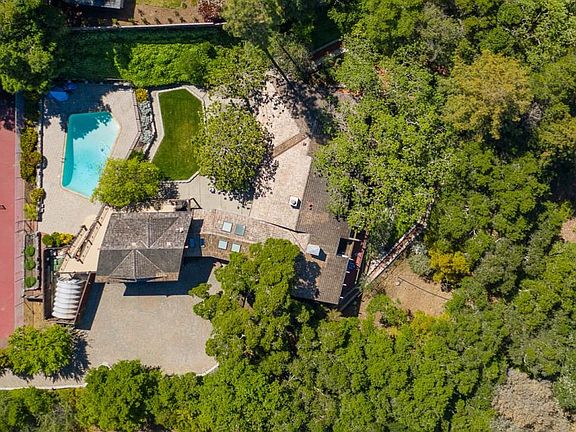 3rd image of 15195 Park Dr