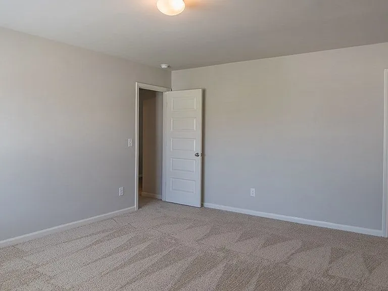 308 Geranium St — Photo 2