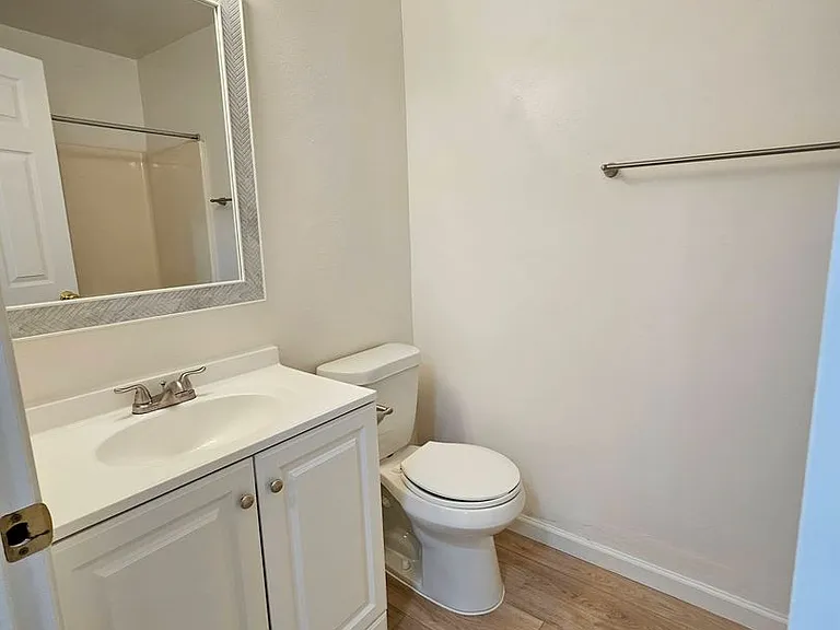 9833 N Lombard St — Photo 14