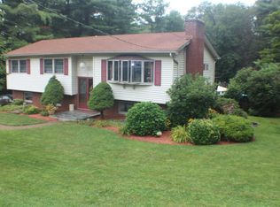 2 Nelson Rd, Pleasant Valley, NY 12569