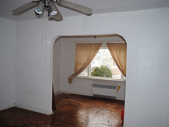 3rd image of 8905 Gettysburg St