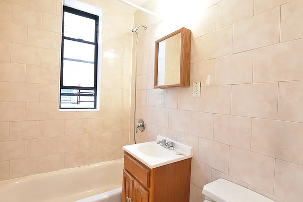 Rented by Clove Realty LLC | media 21