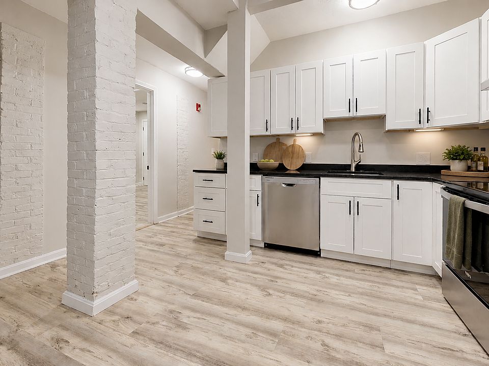 1st image of 10 Burney St #1