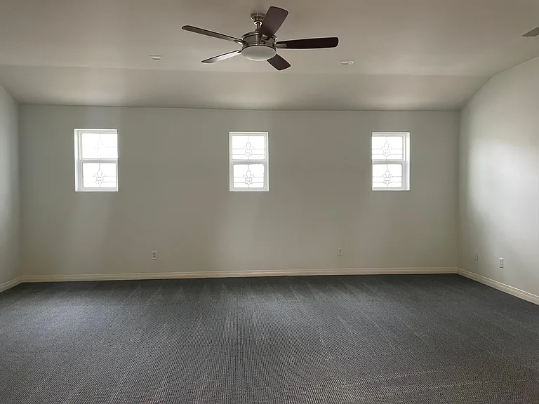 300 SQ FT LOFT WITH LEADED WINDOWS FOR MULTI USE AREA