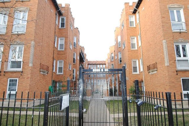 1st image of 1638 W Greenleaf Ave #46