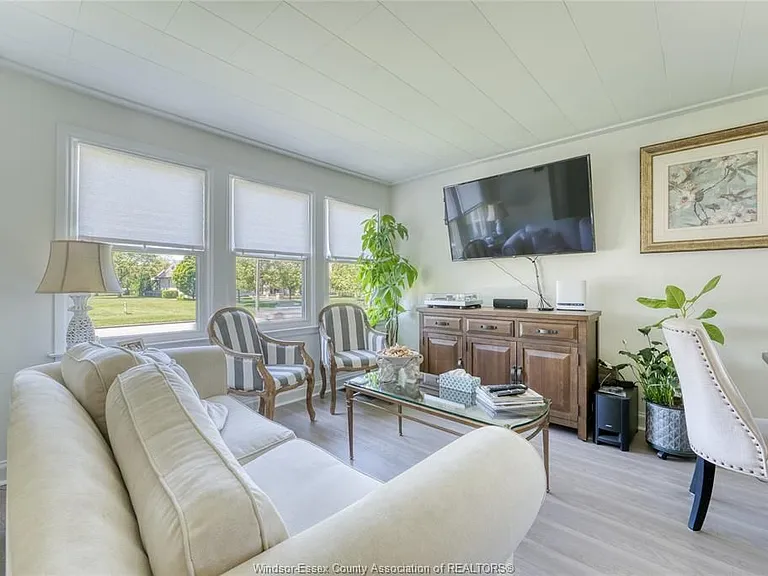 4062 Roseland Dr E — Photo 5