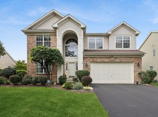 20 Bridlepath Dr, Lindenhurst, IL 60046