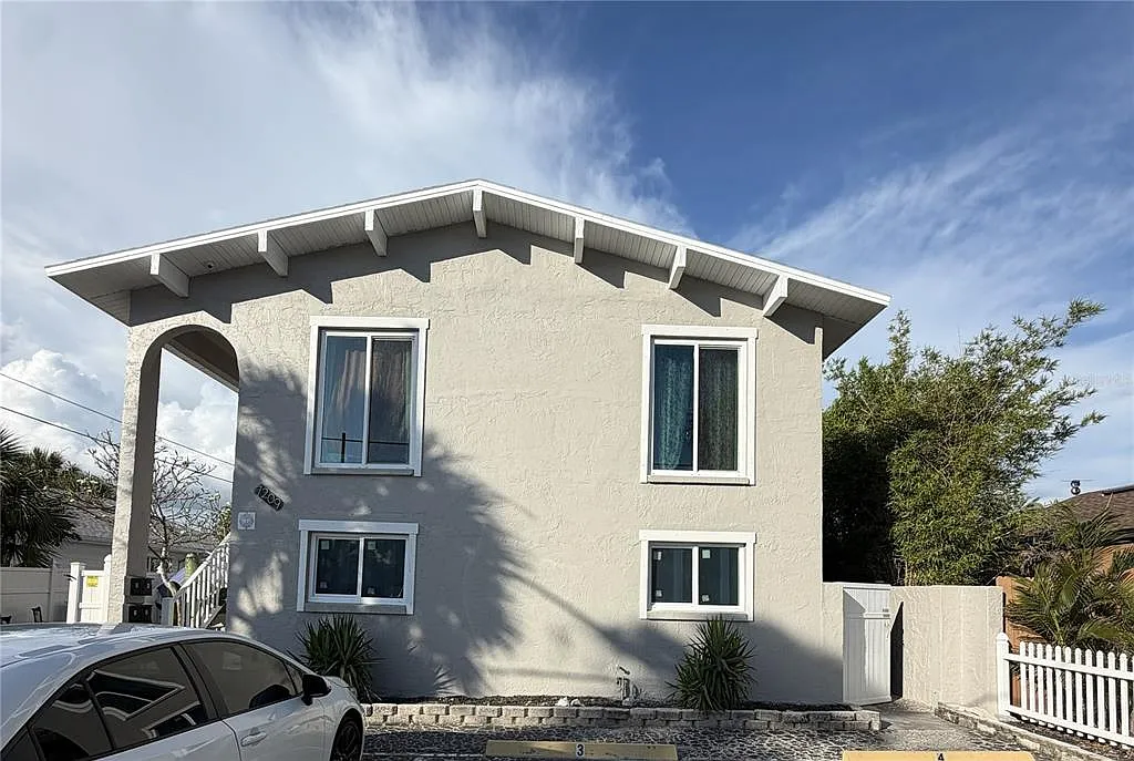 2 bed, 1.0 bath, 750 sqft, $2,000 — Photo 1