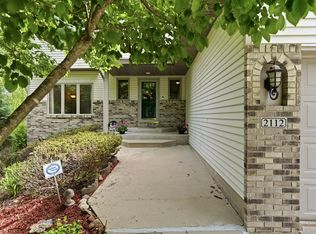 2112 Parkwood Hills Dr NE, Rochester, MN 55906