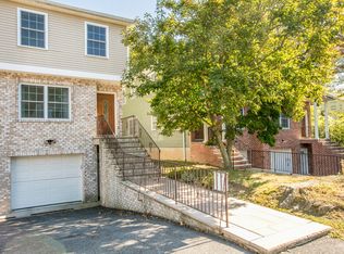 21 Rose Ave, Harrison, NY 10528