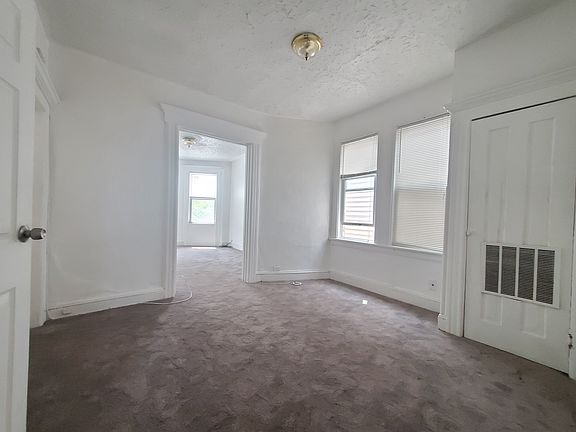 5th image of 296 Claremont Ave #1