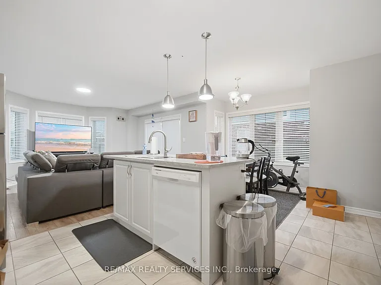 75 Benhurst Cres #UPPER — Photo 20