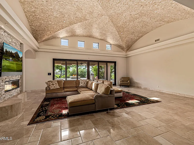 8406 E Calle Buena Vis — Photo 12