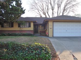 2056 Florin Rd, Sacramento, CA 95822