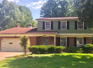 1041 Westport Dr, Youngstown, OH 44511