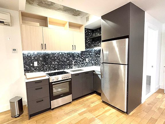 3rd image of 200 Linden Blvd #2H