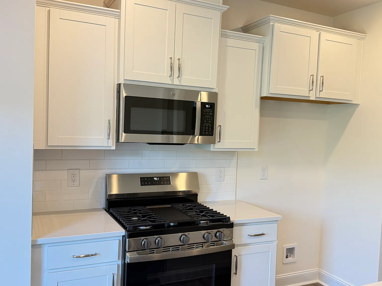 3 bed, 2.5 bath, 1630 sqft, $2,000 — Photo 4