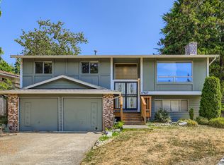 17427 Valley Circle Dr, Bothell, WA 98012
