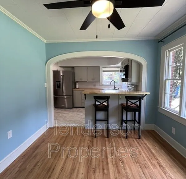 1631 Maple Ave — Photo 4