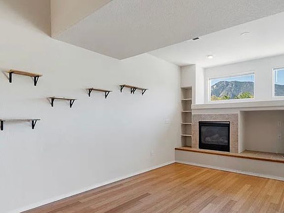 4th image of 3868 Packers Point