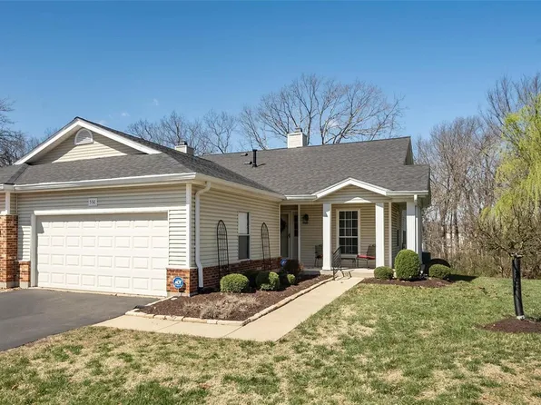 558 Oak Ridge Trails Ct, Ballwin, MO 63021