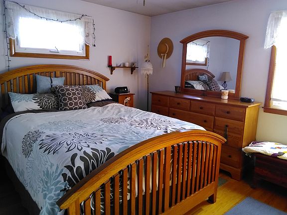 5th image of 265 Wheatfield St