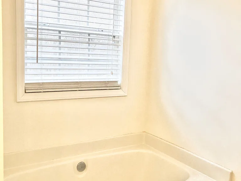 2707 Stadium Dr — Photo 8