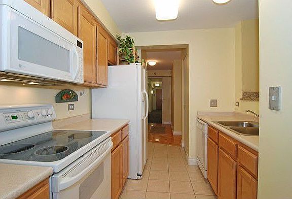 4th image of 345 N La Salle Dr APT 403