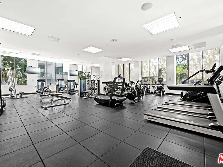 10724 Wilshire Blvd #Penthouse 1505 — Photo 53