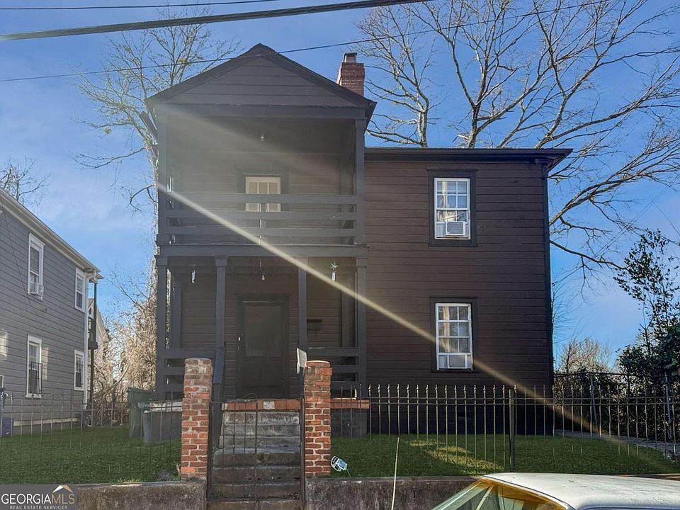 1st image of 109 Vine St SW Unit A