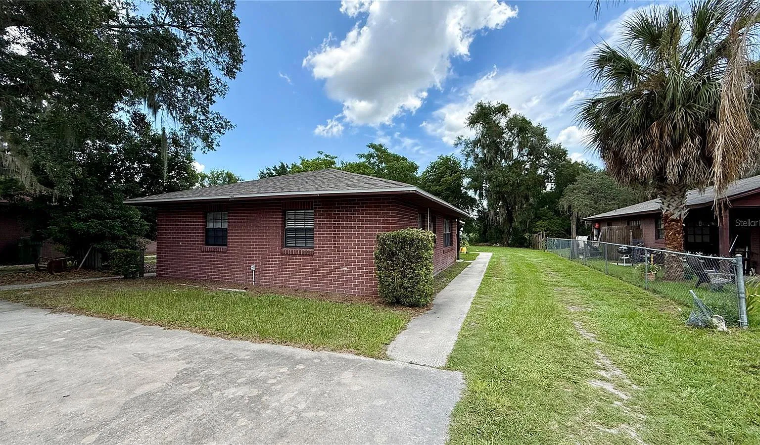 2 bed, 1.0 bath, 932 sqft, $1,250 — Photo 2