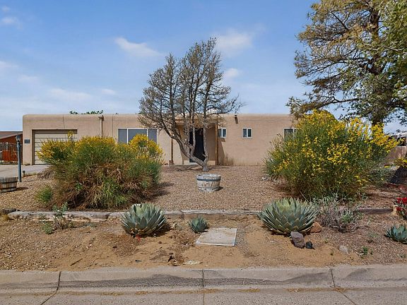 4th image of 803 Gral Trevino Dr SE