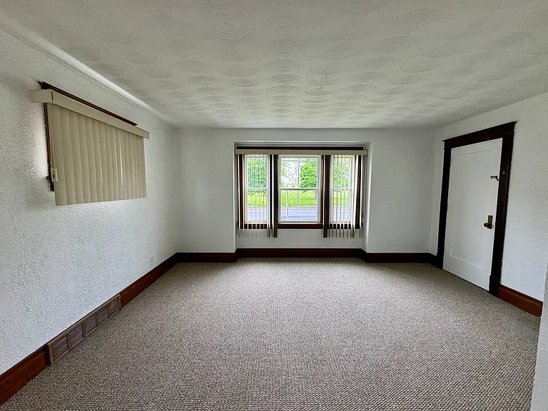 3511 Pine Ave #1 — Photo 3
