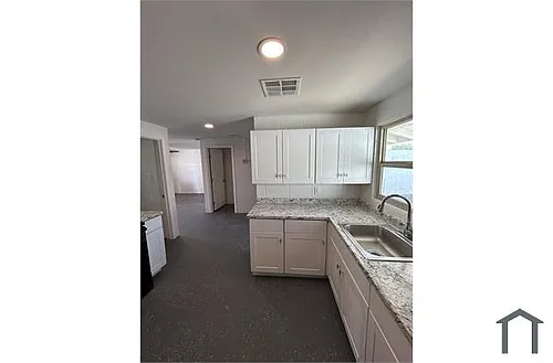 1540 W Desert Cove Ave Photo 1