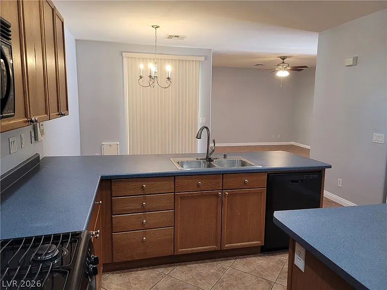 10564 Moultrie Ave — Photo 12