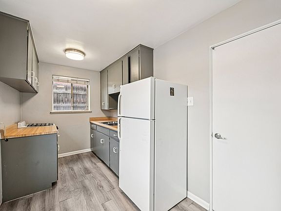 4th image of 2250 S Josephine St #6586155