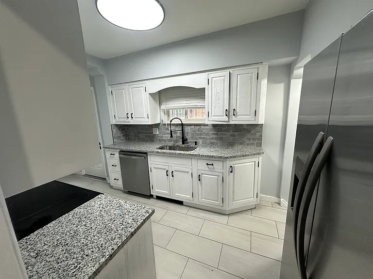 3891 Beechwood Blvd — Photo 16