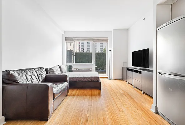 Rented by Compass | media 11