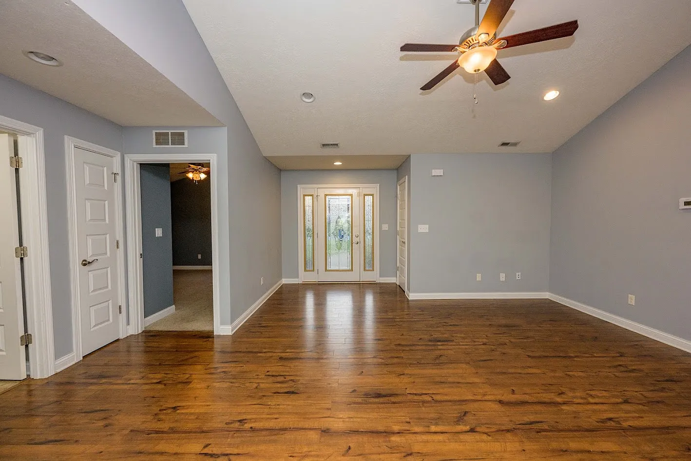3 bed, 1450 sqft, $2,300 — Photo 4