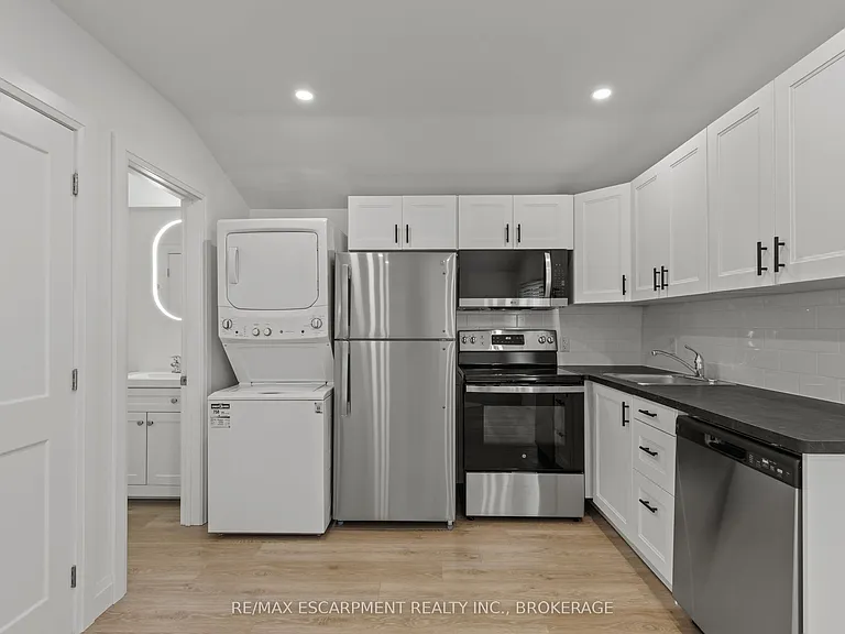 362 Gatfield Ave #2 — Photo 6