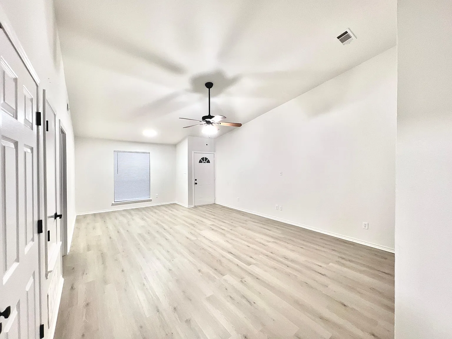 120 S McKown Ave — Photo 3