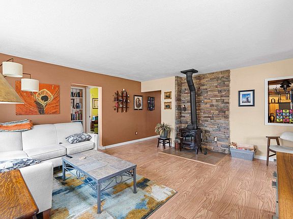 5th image of 815 S Girard Rd